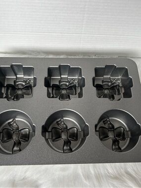 Nordic Ware Decorative Bow Shaped Muffin/Cupcake Pan - Metallic Gray